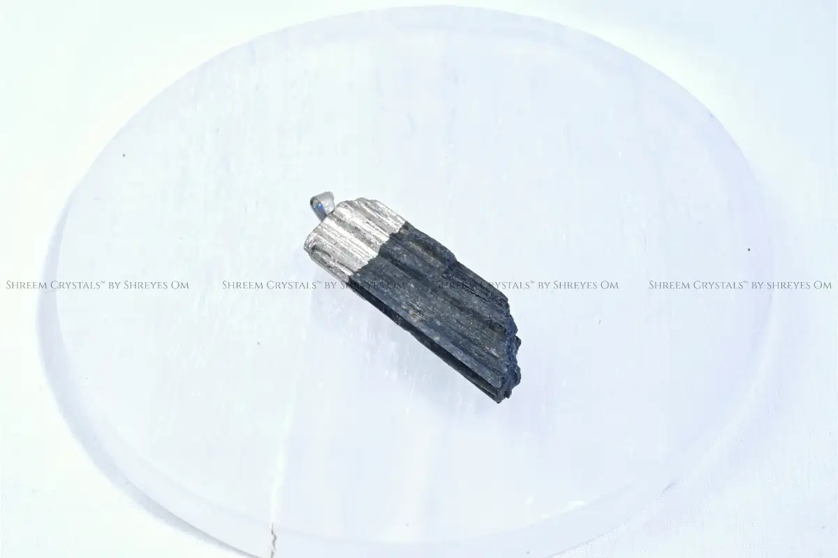 Raw Black Tourmaline Pendant (Silver) – Shreem Crystals