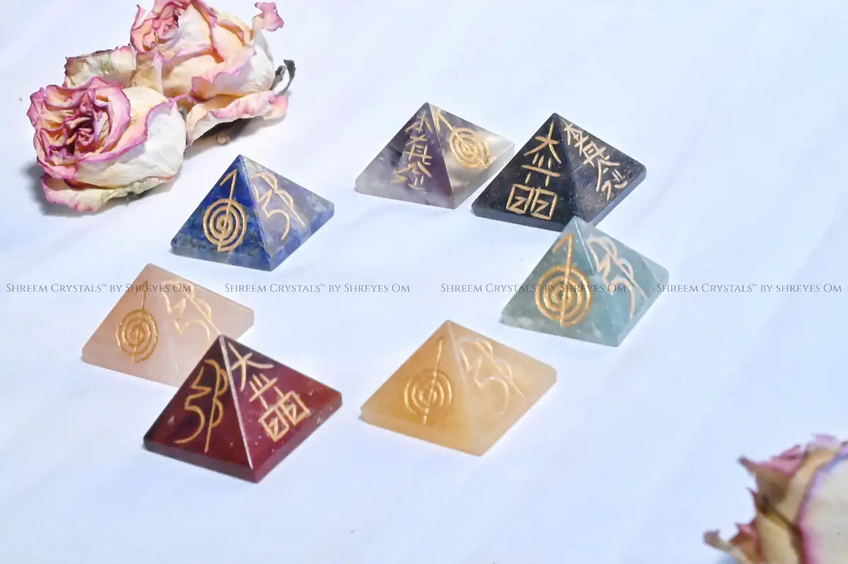 Reiki 7 Chakra Small Pyramid